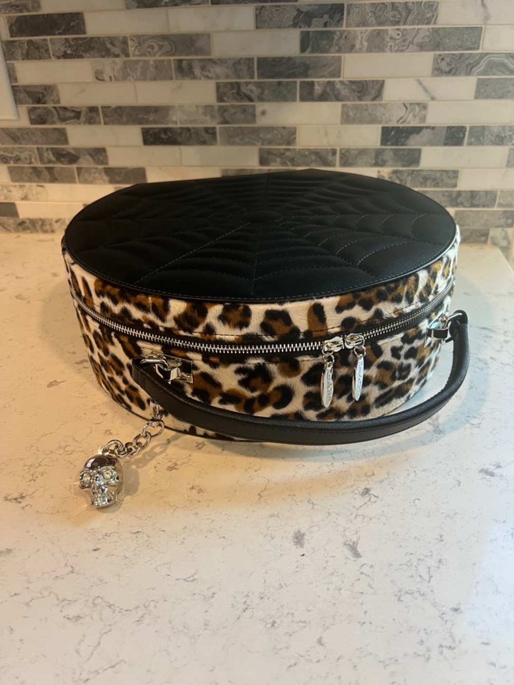 Lux de Ville Hat Box - Picture 4 of 11